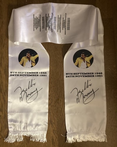 Freddie Mercury Schal glänzend. Mit Texten