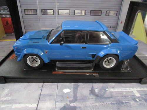 FIAT 131 Abarth Rallye Muletto Ready to Race blu 18CMC129 IXO 1:18 - Foto 2 di 6