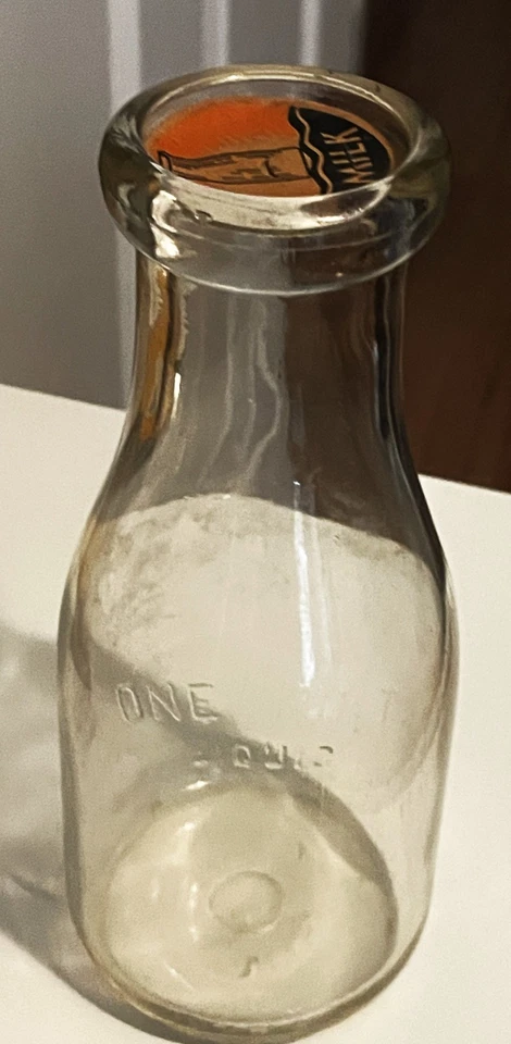 Vintage Pint Milk Bottle - No Dairy Name - Mark on bottom - Image 4 of 4