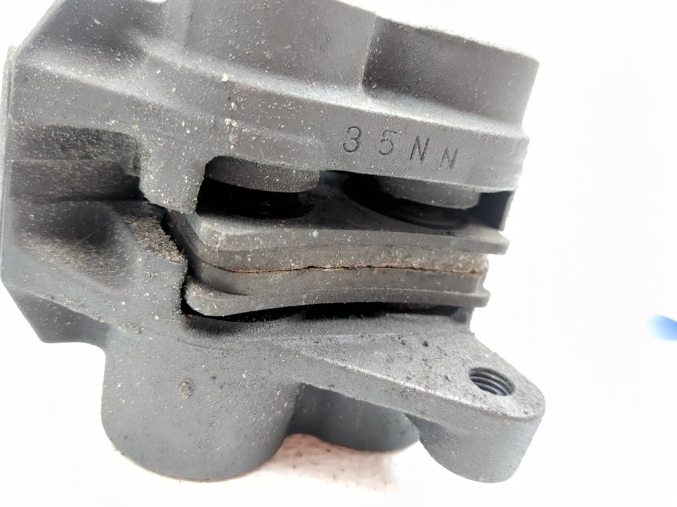 06-08 Juego de pinzas de freno delanteras Yamaha YZF-R6S YZF R6 Foto 4 de 4