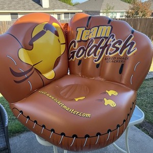 Vtg Goldfish Glove Inflatable Chair 34x34x32 PepperidgeFarm Promo Fast Free Ship