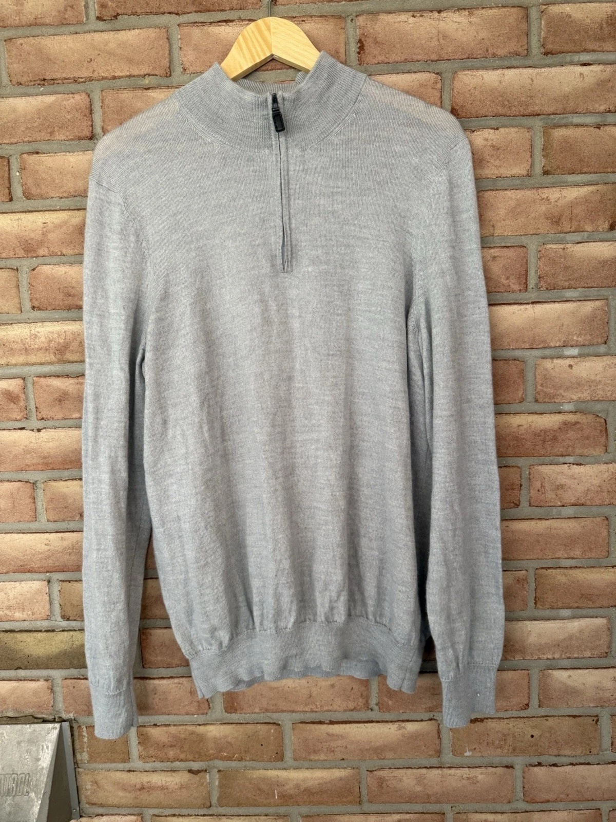 Jos. A. Bank Tailored Fit 1/4 Zip 100% Merino Wool Sweater Men’s Size Large Gray