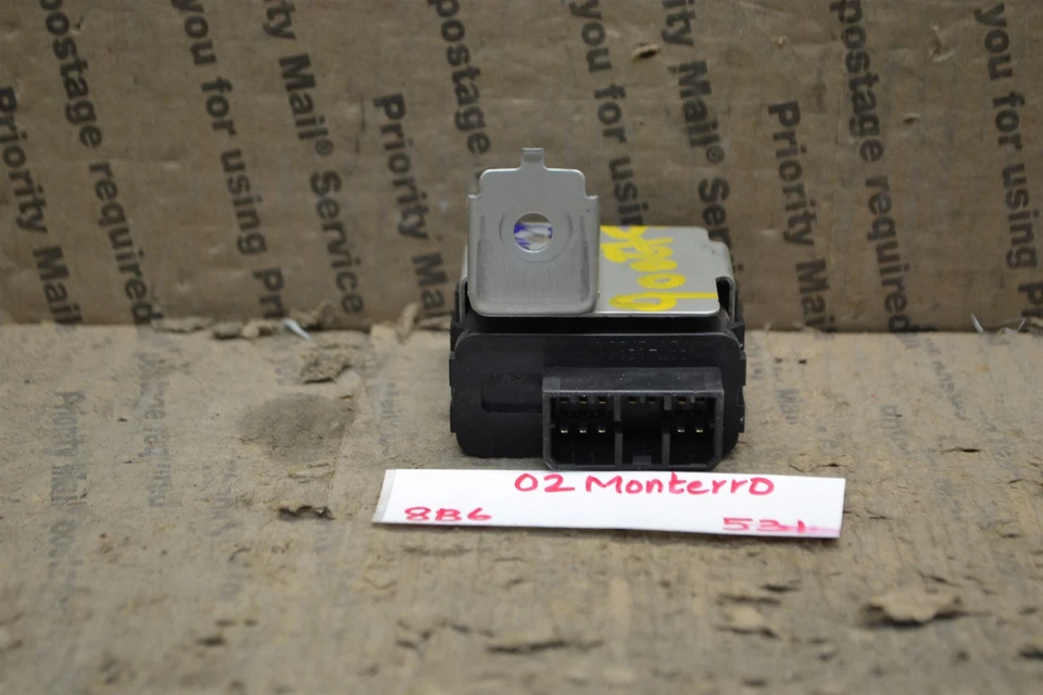 Módulo de control de bloqueo de robo deportivo Mitsubishi Montero 2002-2004 MR583148 531-8B6 Foto 3 de 3