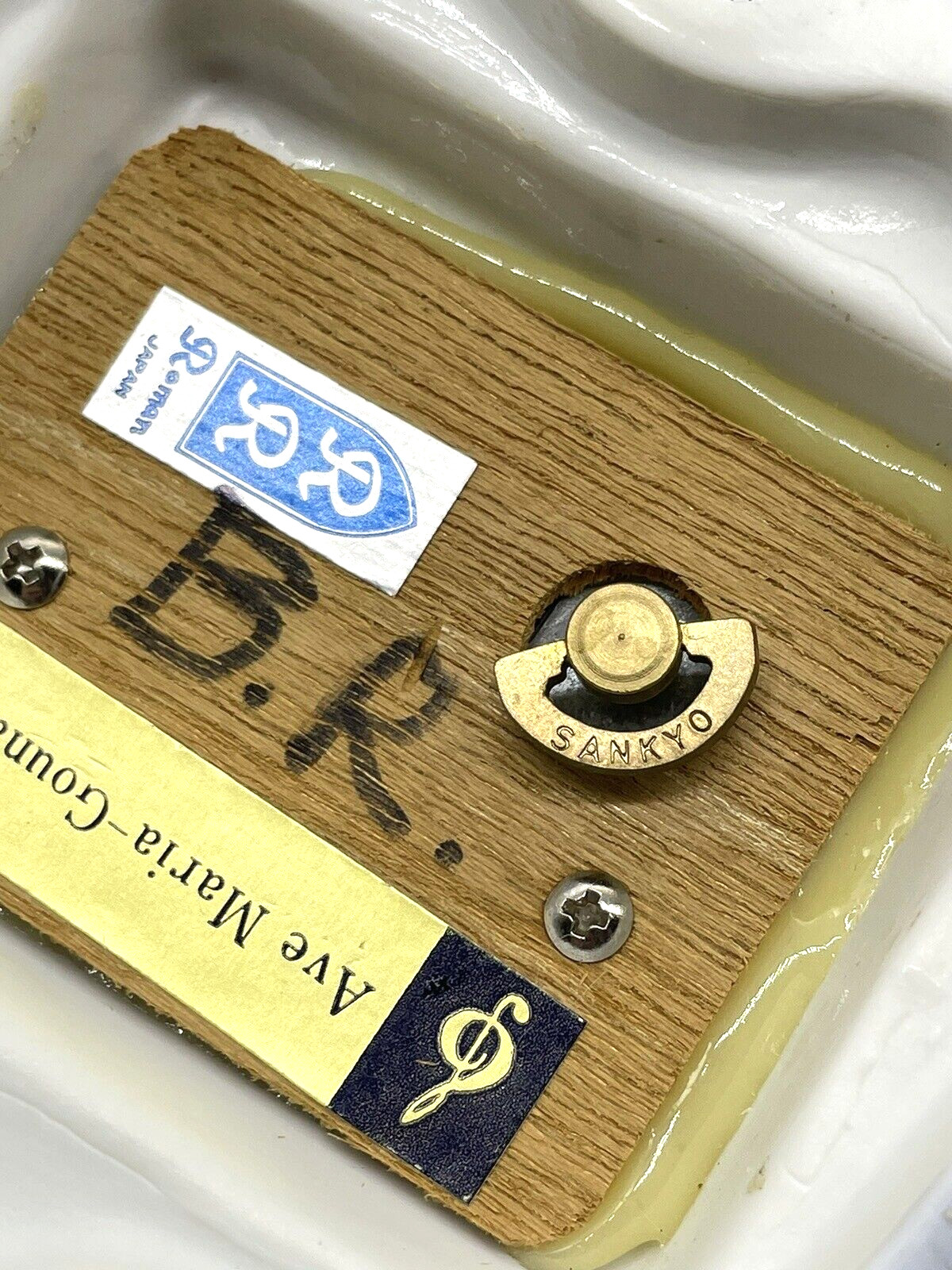 Madonna and Child Ave Maria Porcelain Music Box RR Roman Sankyo JAPAN