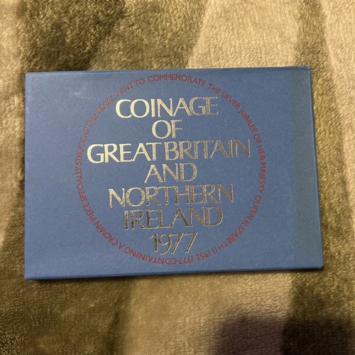 1977 Royal Mint Coinage of Great Britain and Northern Ireland Proof Set - Picture 2 of 8