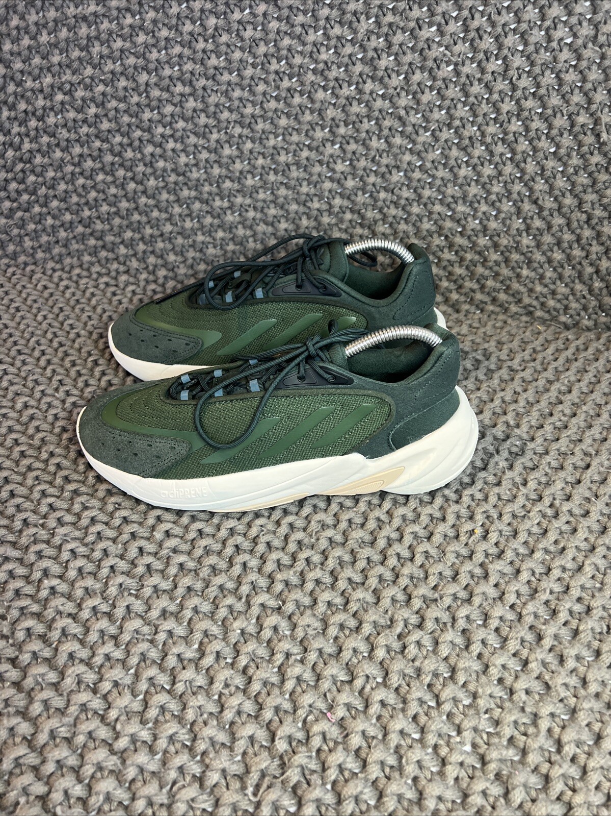 Adidas Juniors Ozelia Originals HP3255 Green Sneakers Running Shoes Kids Sz 6.5 image 3