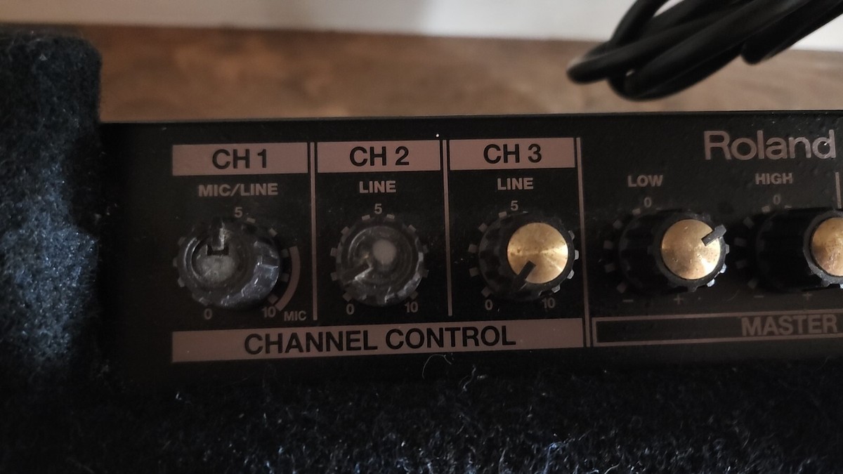 Roland　KC-60　3 Channel Mixing　キーボードアンプ Roland ローランド キーボードアンプ KC-300 4ch入力 動作品