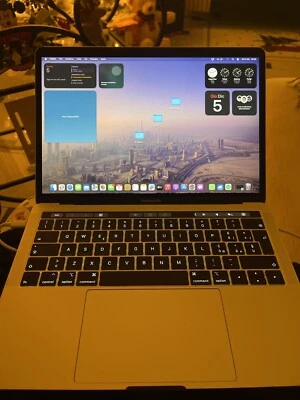 Apple MacBook Pro 13" · i5 8th gen 3.9 GHz · 8GB · 128GB