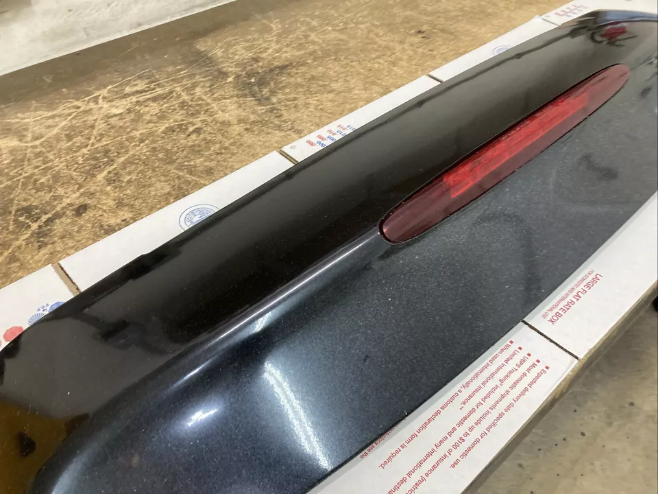 02-06 GMC ENVOY XL THIRD BRAKE LIGHT SPOILER BRAKE LIGHT REAR HATCH SPOILER PT - Изображение 4 из 4