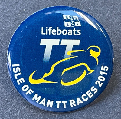 MOTORRAD Pin Anstecker ISLE OF MAN T.T. RACES RNLI RETTUNGSBOOTE 2015
