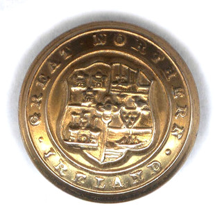 GREAT NORTHERN RAILWAY IRELAND SMALL BRASS BUTTON