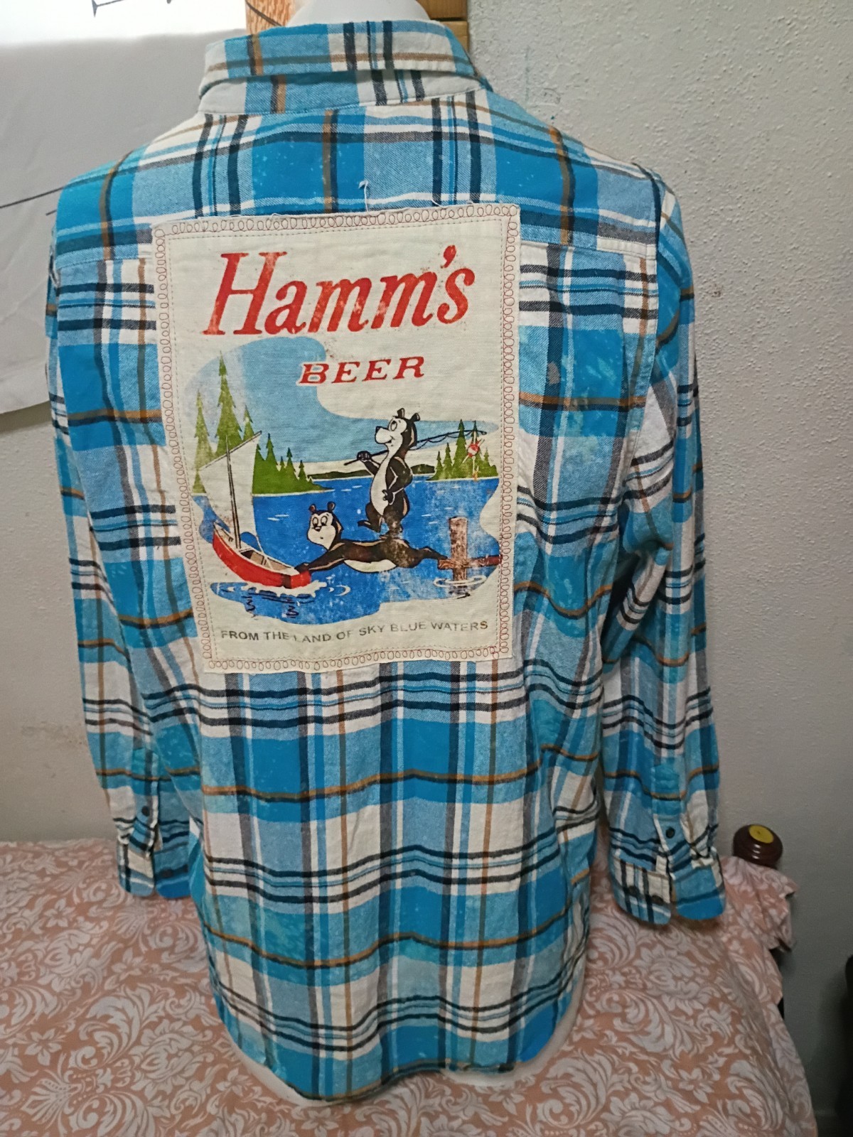 Angry Minnow Hamm's Beer Flannel Shirt Mens L Blue Plaid Bear Patch Long Sleeve