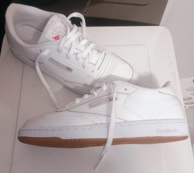 Reebok Classic WOMen's Low Top Lace-Up Athletic Sneakers White Solid Rubber