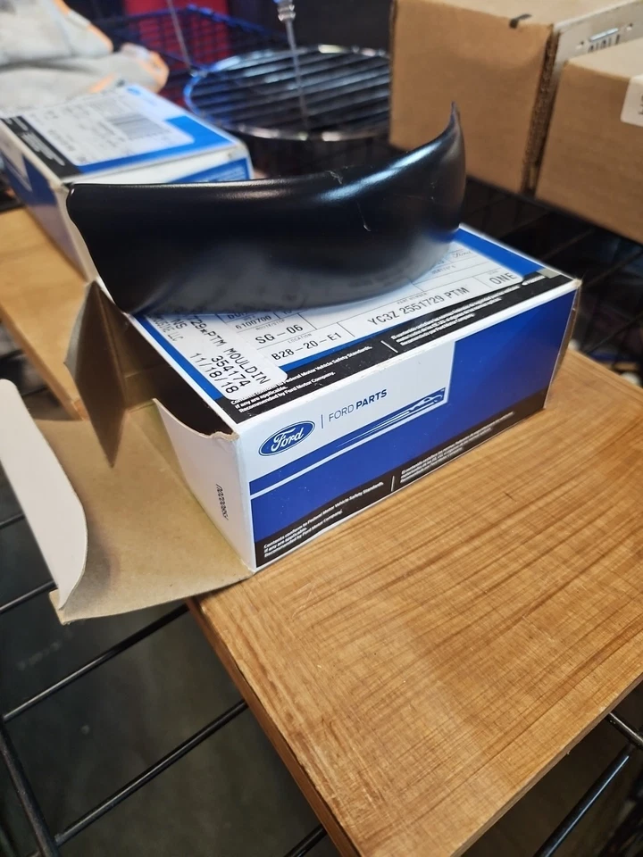 Cubierta de moldura de esquina de techo Ford F250 F350 Super Duty OEM nuevos controladores genuinos LH Foto 4 de 4