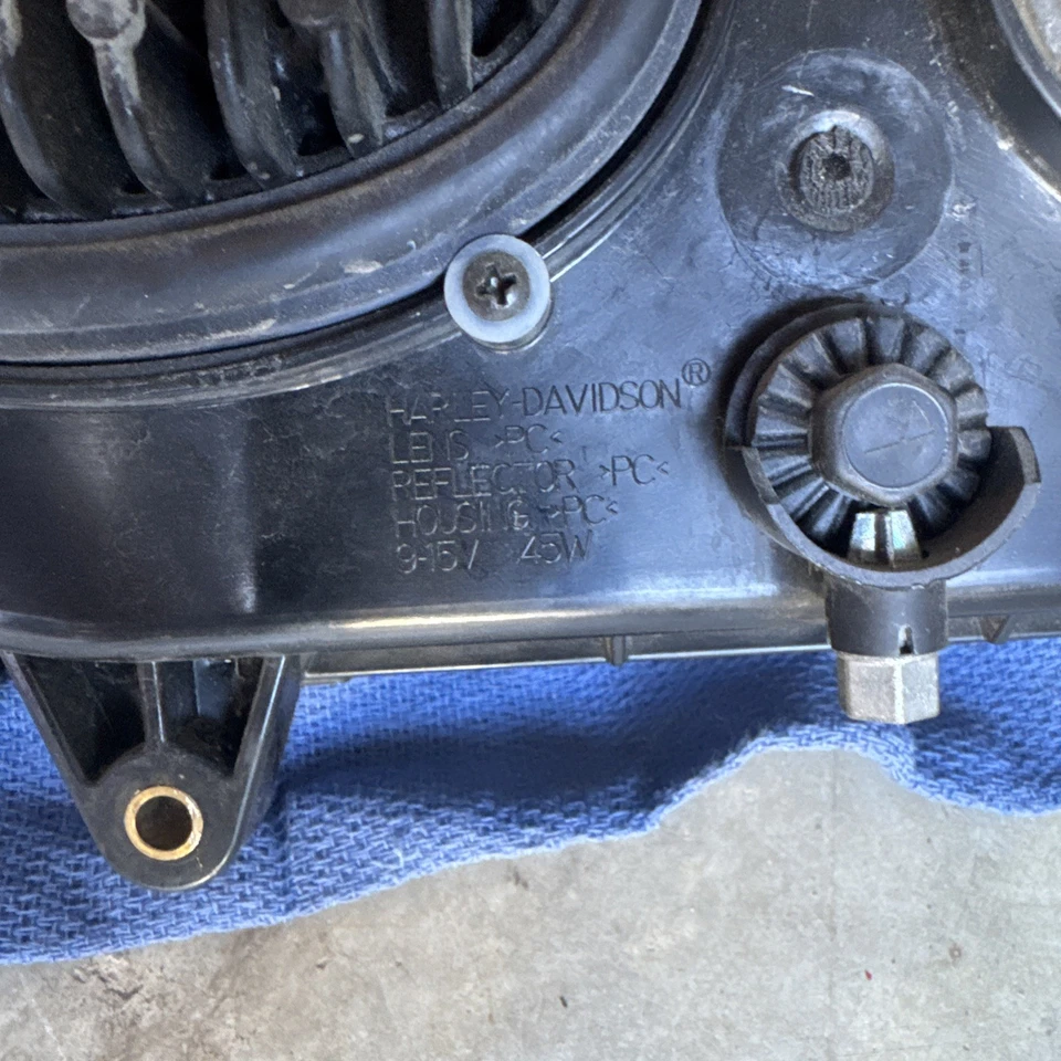 Conjunto de faros LED 2015-2023 Harley Road Glide OEM FLTRX FLTRU 67700199 Foto 3 de 4