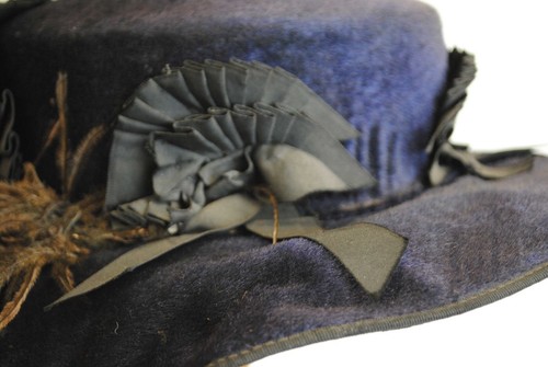 EDWARDIAN LADIES WIDE BRIMMED VELVET HAT, LABEL, c1906 - Picture 6 of 15