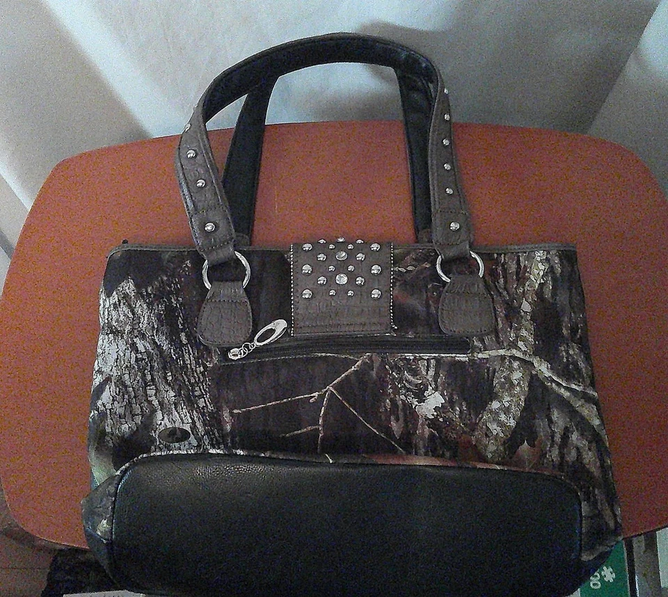 Mossy Oak Camoflauge 钱包,双手柄铆钉托特包,按扣袋 — 第 3/4 张图片