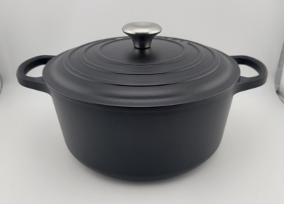 Le Creuset Dutch Oven #22 Signature - 3.5 Qt - Matt Black Licorice