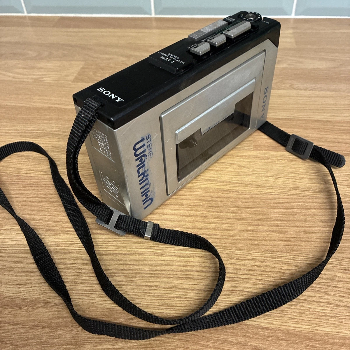 Sony Walkman WM-EX560 Vintage Bleu – à Réparer (pour Pièces) Avec Boîte