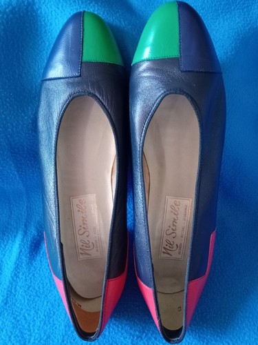 "VINTAGE" 50'S/60'S MADE IN ENGLAND.LOW SLIP ON SHOES.RED/BLUE/GREEN.SIZE 5