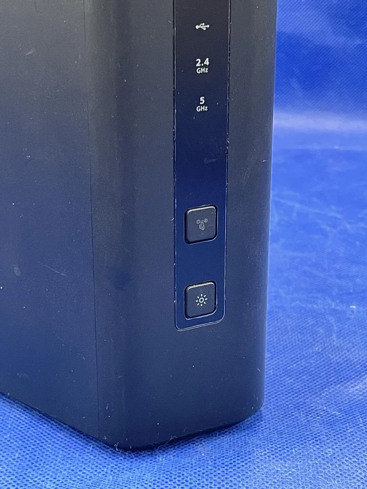 NETGEAR Nighthawk Dual-Band WiFi 7 Router (RS200) - Image 4 of 4