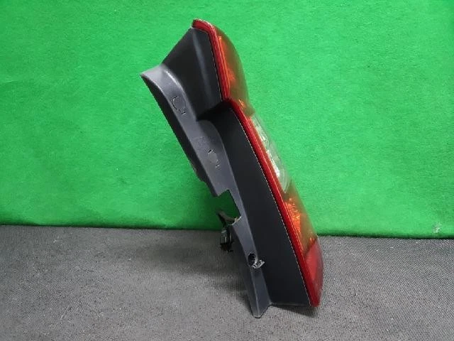 KIA Rondo 2011 luz trasera derecha nueva Foto 2 de 4