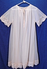 Vintage Vanity Fair Nylon Very Pale Peach Lace Trim 2-Layer Lingerie Robe Sm