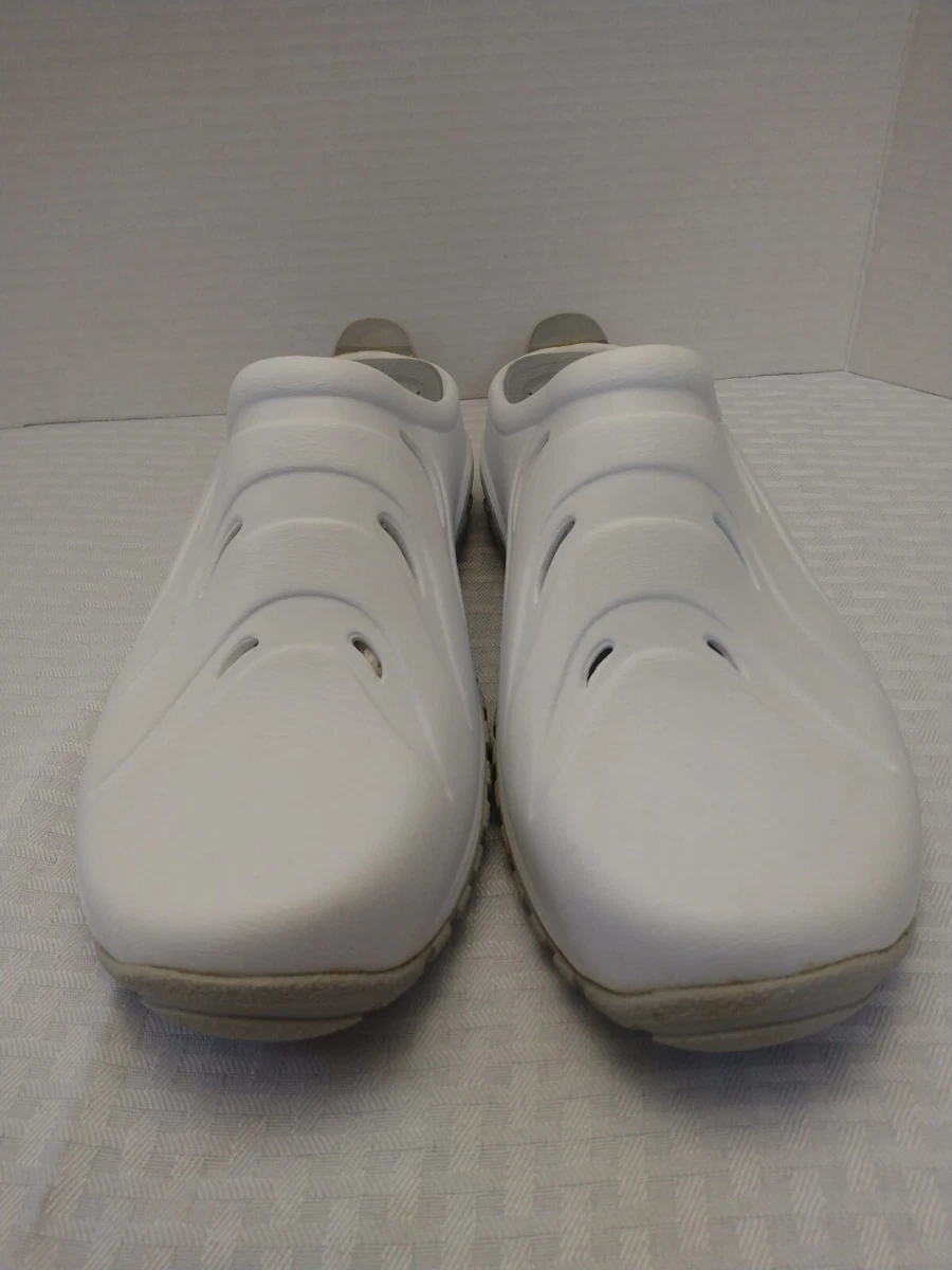 Quark pro hotsell air nursing shoes
