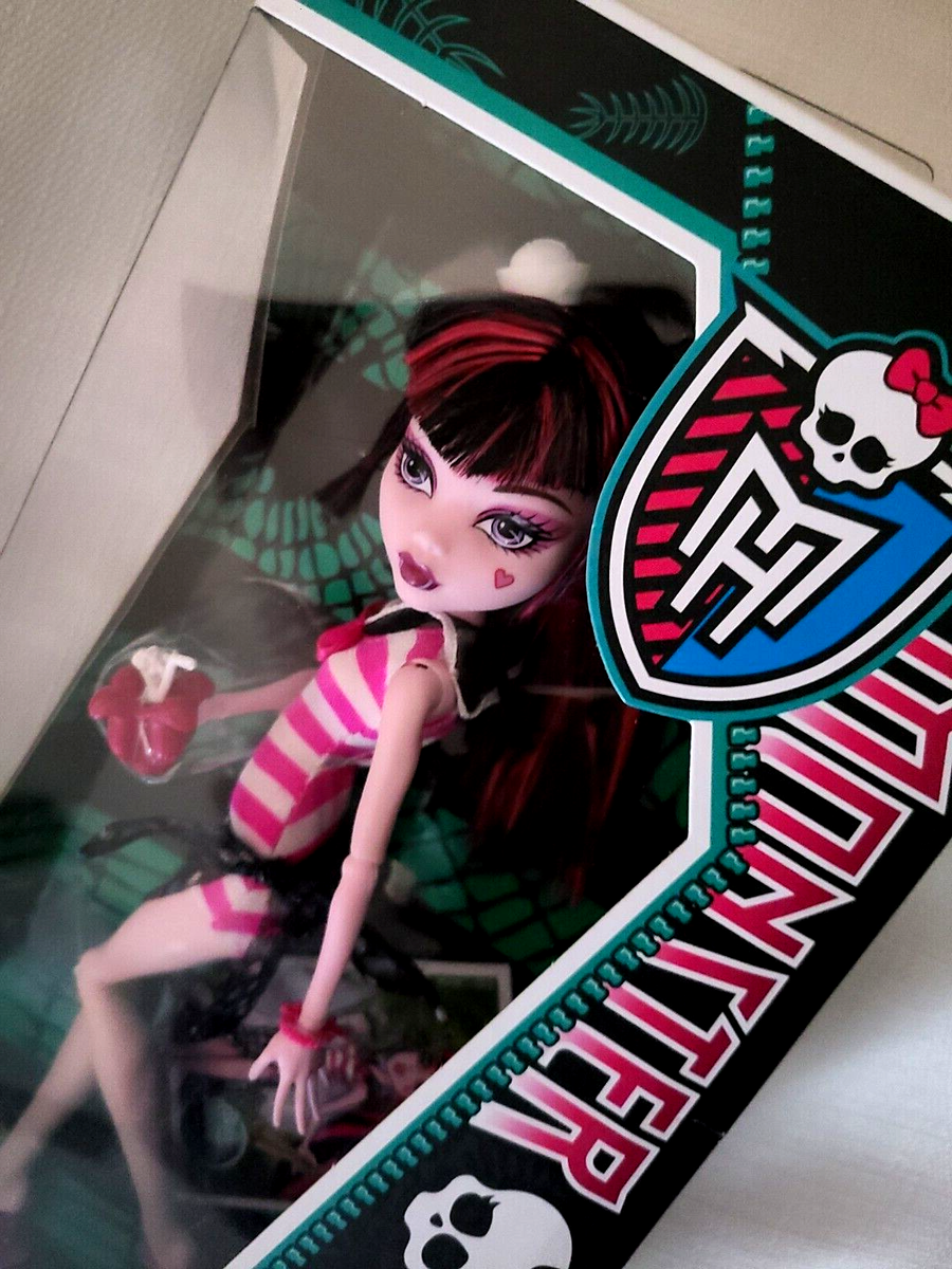 モンスターハイ Skull Shores ドラキュローラ Amazon.com: Monster High Skull Shores Draculaura Doll : Toys