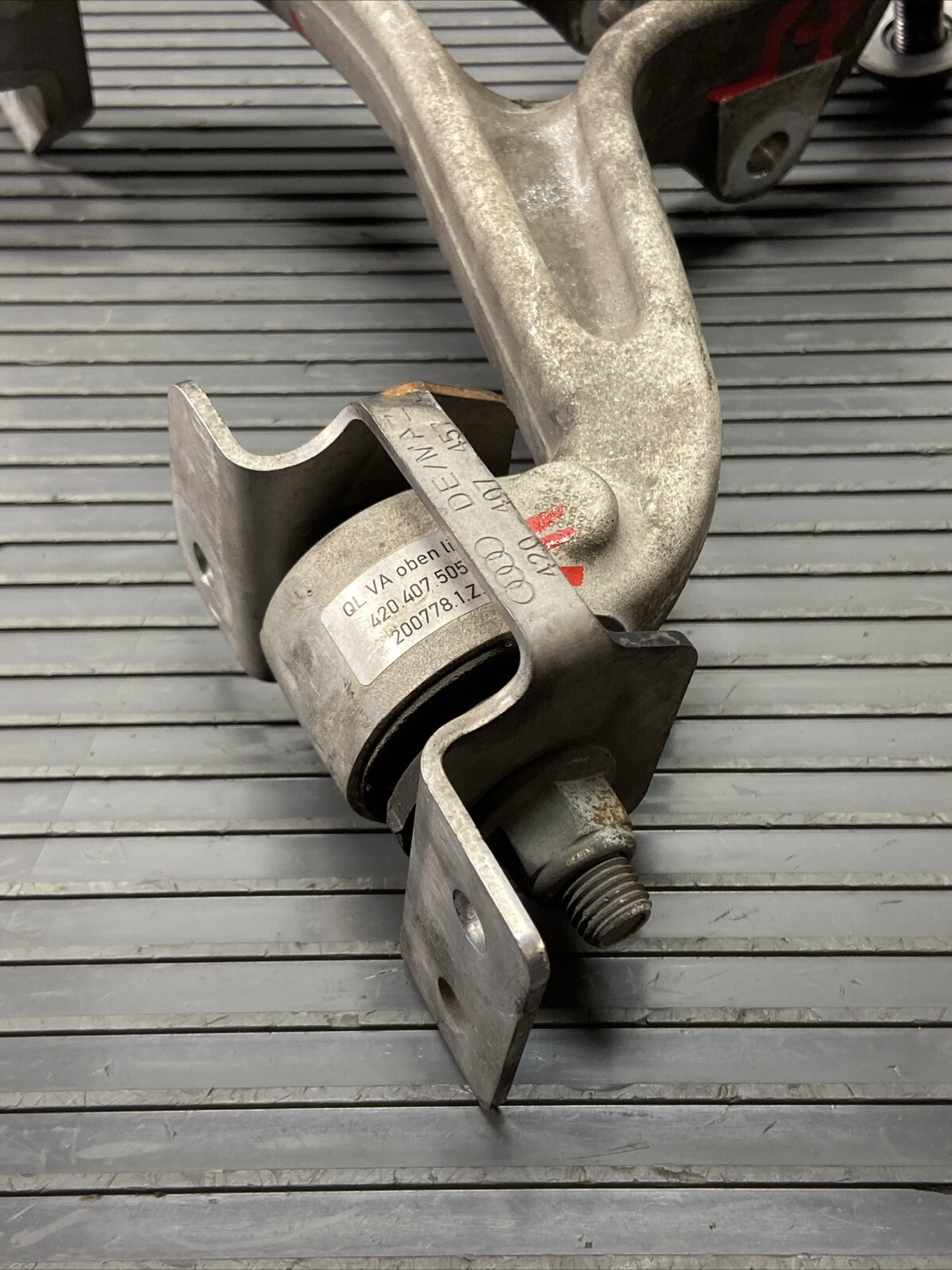 2008-2015 Audi R8 42 Front Left Upper Control Arm Joint 70k Miles 420407505E OEM