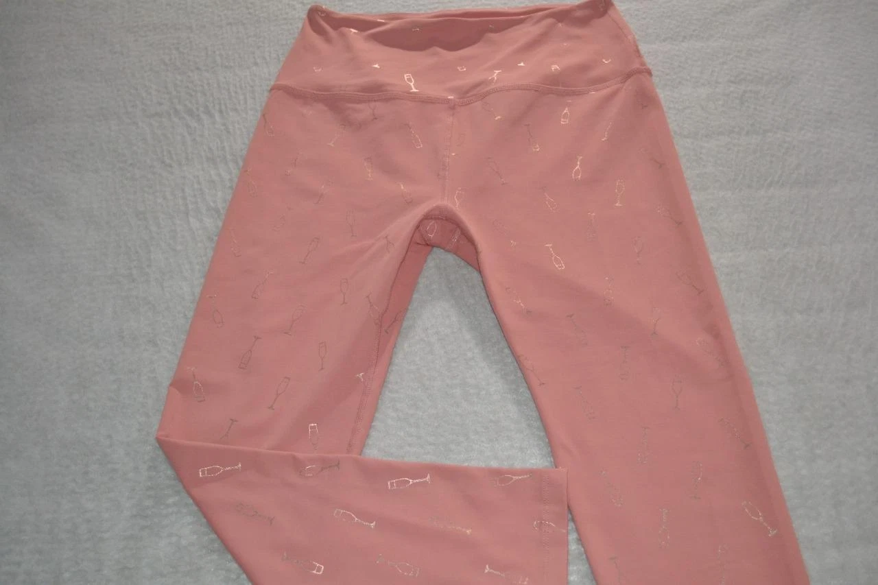 beyond-yoga champagne glass design leggings
