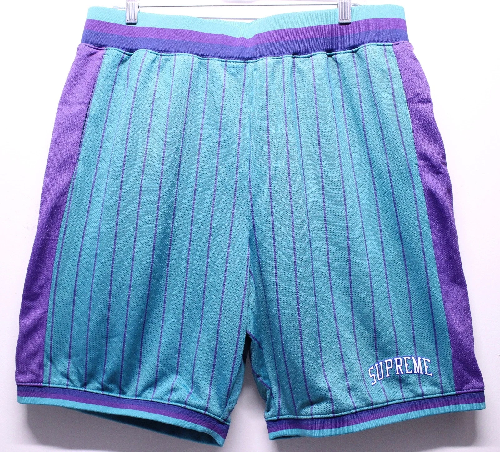 Short de basket ball Supreme New York Hornets turquoise violet homme taille XL neuf