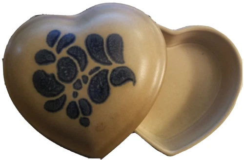 Pfaltzgraff Folk Art Heart Trinket Box 4.5