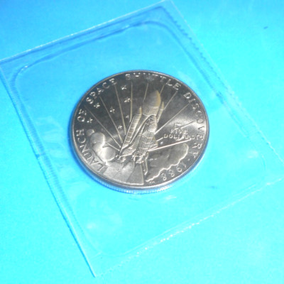 1988 LAUNCH OF SPACE SHUTTLE DISCOVERY 5 Dollar Coin In Original Plastic