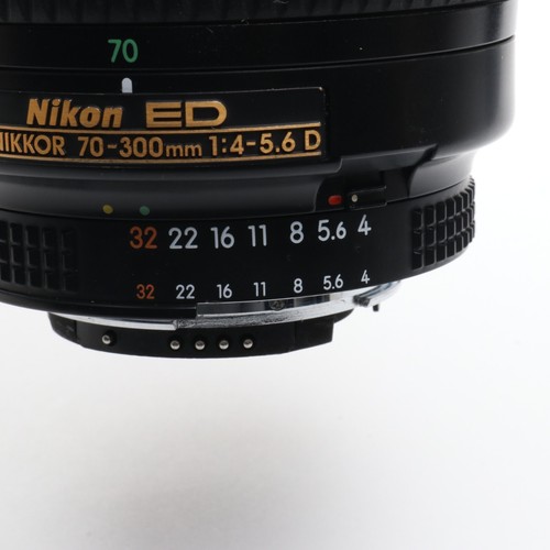 【Near Mint,W/Hood】Nikon Zoom Nikkor ED 70-300mm f/4-5.6 D Telephoto from Japan - Picture 10 of 11