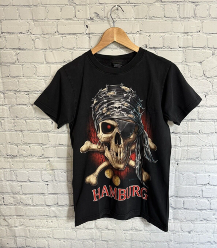 T-Shirt Hamburg Pirat klein schwarz Schädel Kreuzknochen doppelseitig grafischer Druck  - Bild 1 von 10