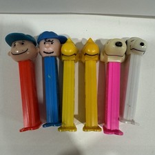 Set of 8 Pez Dispensers Peanuts Snoopy Charlie Brown Woodstock
