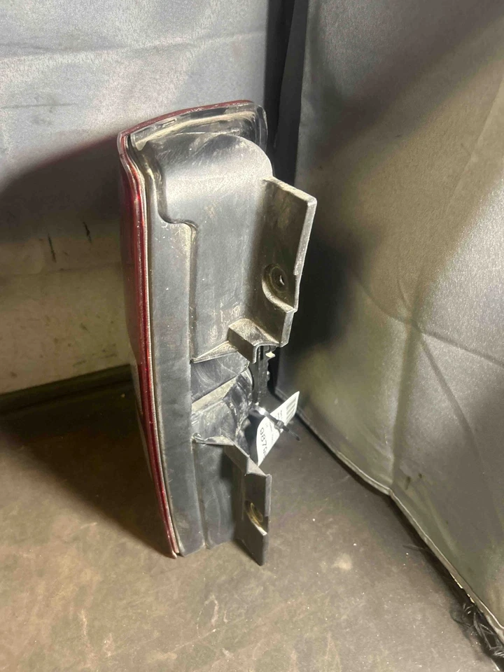 Fits 2008-2012 Jeep Liberty Left Taillight Assembly OEM:55157347AC - Изображение 2 из 4