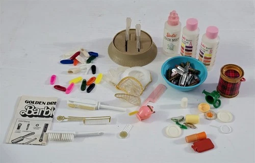 X-817 VINTAGE 1960/70'S MATTEL BARBIE SKIPPER & KEN DOLL ACCESSORIES