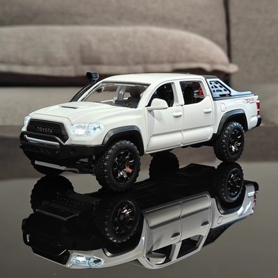1:32 Toyota Tacoma TRD Off-Road Diecast Model Truck w/ Sound Light Pull-Back Toy