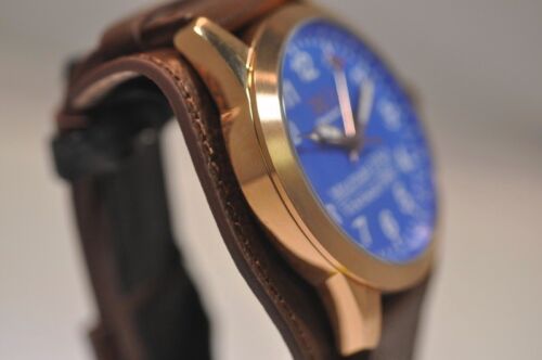 XO Retro Tag, Datum & Monat - M1 'Abrahams Tank DNA' Uhr goldfarbenes/blaues Zifferblatt - Bild 6 von 12