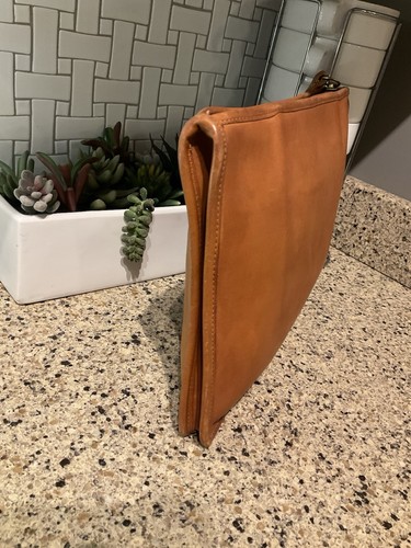 COACH VINTAGE NYC SLIM LARGE CLUTCH PORTFOLIO 9555 British Tan - Picture 5 of 15
