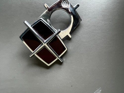 1985 - 1989 Lincoln Swinging Trunk Lock Emblem Very Nice Used Might be NOS - Picture 3 of 5
