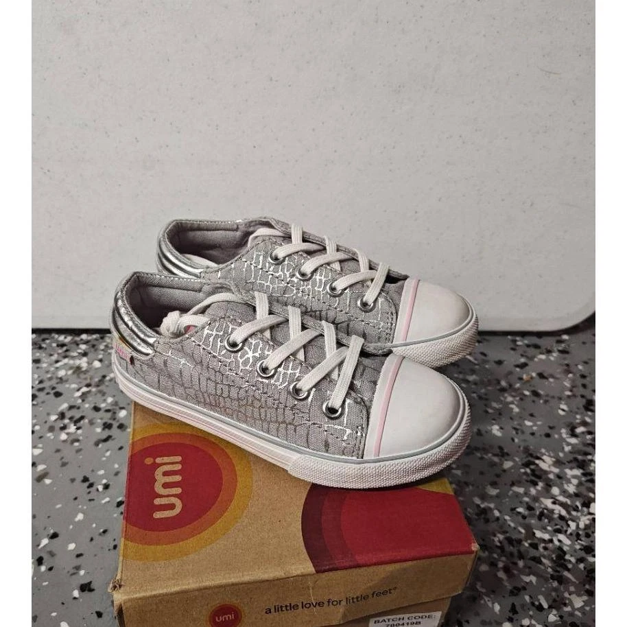 Umi Terri Sneakers Silver LaceUp Crocodile EU 28 US10.5 Metallic Modern Girl