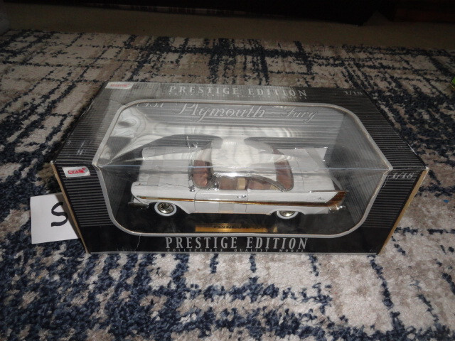 Miniature Plymouth Fury 1957 - Anson Classic 1/18 - Blanche - Réf 30398 - Occasion