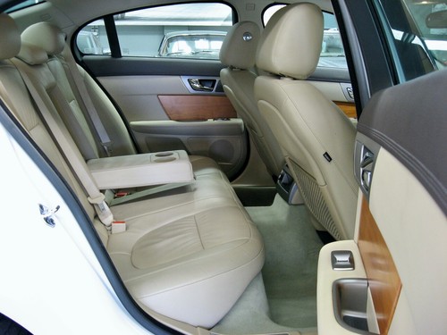 2010 Jaguar XF 3L V6 Twin Turbo Diesel - Picture 22 of 24