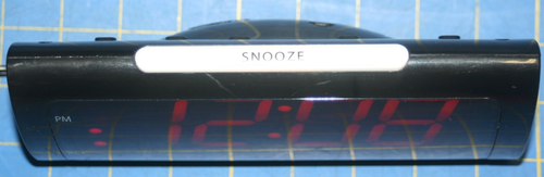RadioShack 6300790 Reloj Despertador Extra Fuerte con Luz Nocturna - Imagen 5 de 11