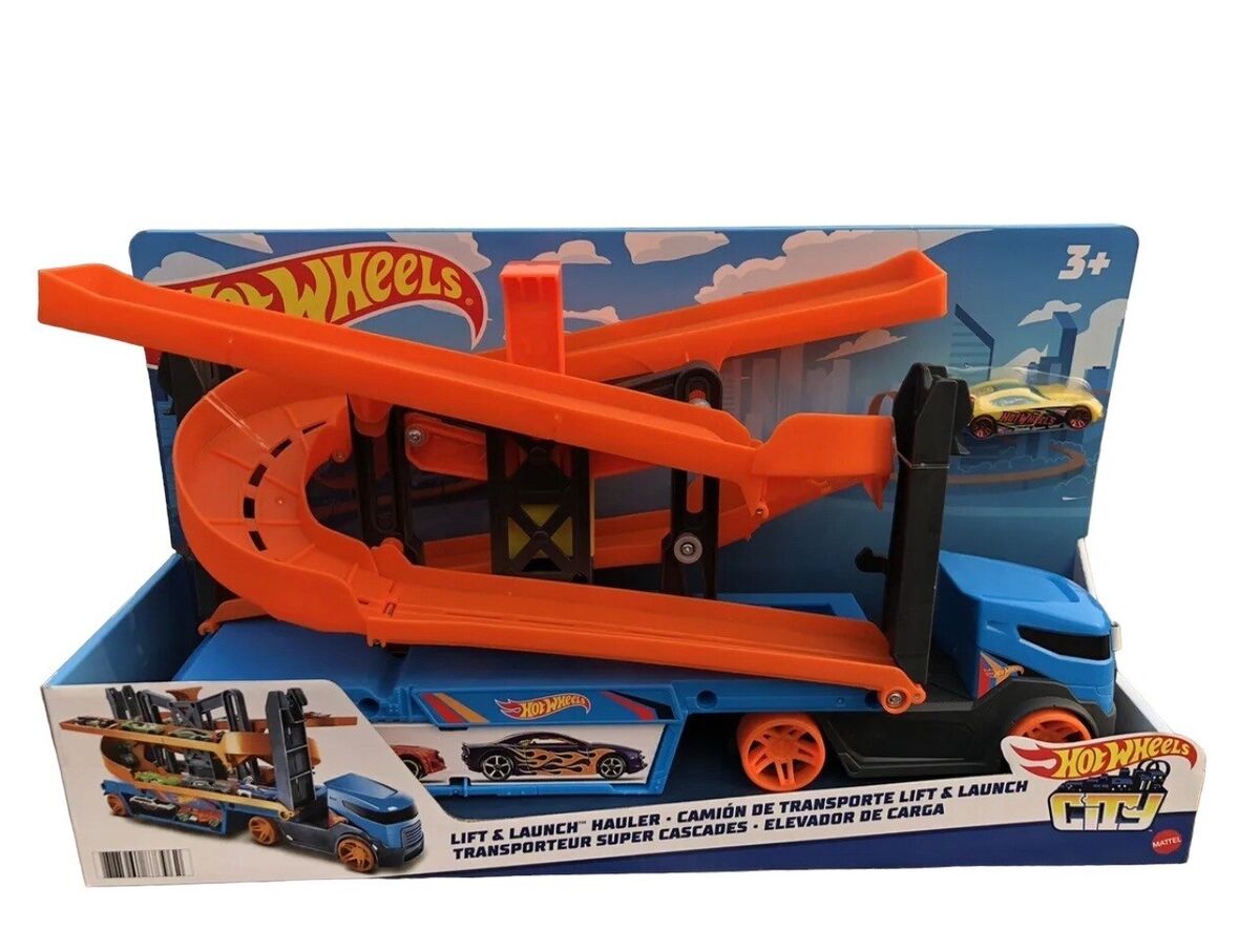 Hot Wheels City Lift & Launch Hauler with 1:64 Scale Toy Car