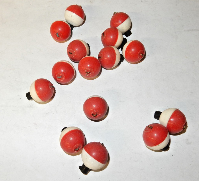 15 NEW 1 3/4" PLASTIC RED & WHITE PUSH BUTTON ROUND FISHING BOBBERS FLOATS BASS