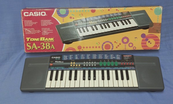 ToneBank Keyboard Casio SA-38A en caja funionando